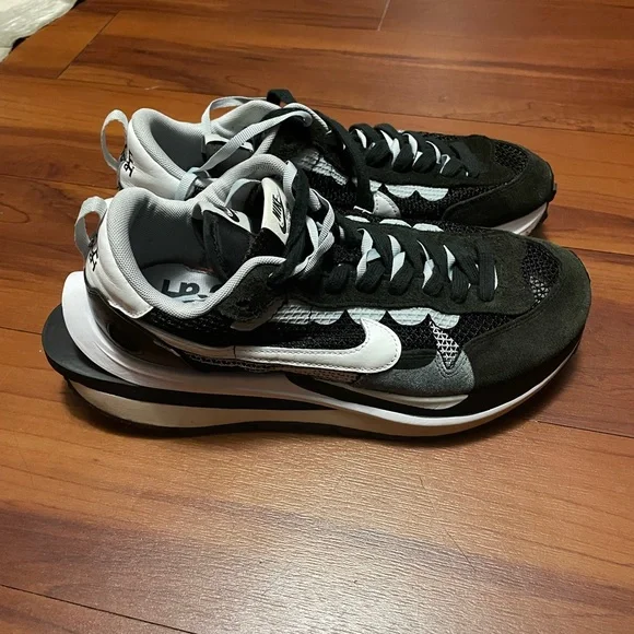 Size 9 - Nike VaporWaffle x Sacai Black White Sneakers Style CV1363-001 Sacai X VaporWaffle  main image 4